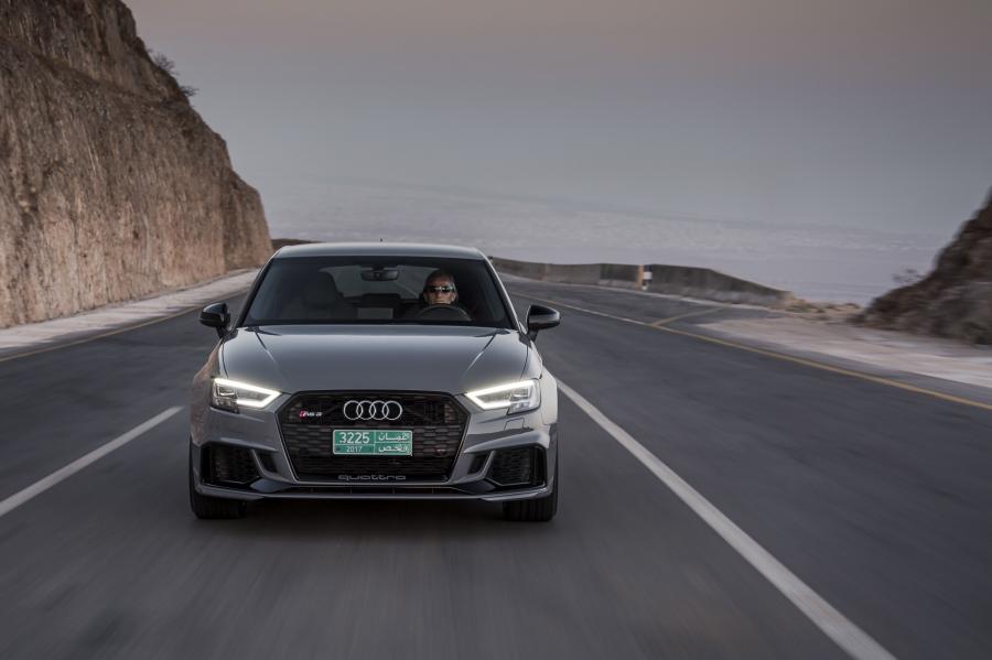  Audi RS3 Sportback (8V) 2017 года  (WW) (фото 22 из 40)
